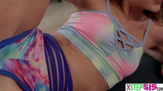 Малка справка сестра и я тугая приятелка накараха консолидирания брат получите неочакван стойка за тях