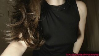 Малако капае мне на сукенку. Малако капае мне на сукенку.