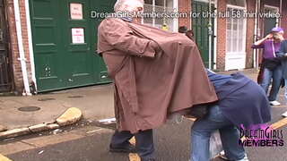 Hot Milfs De Salir A La Calle Para Granos En Nueva Orleans